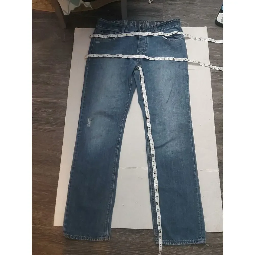Calvin Klein Slim Straight Low Rise Distressed Jean 32 Casual Classic Festival